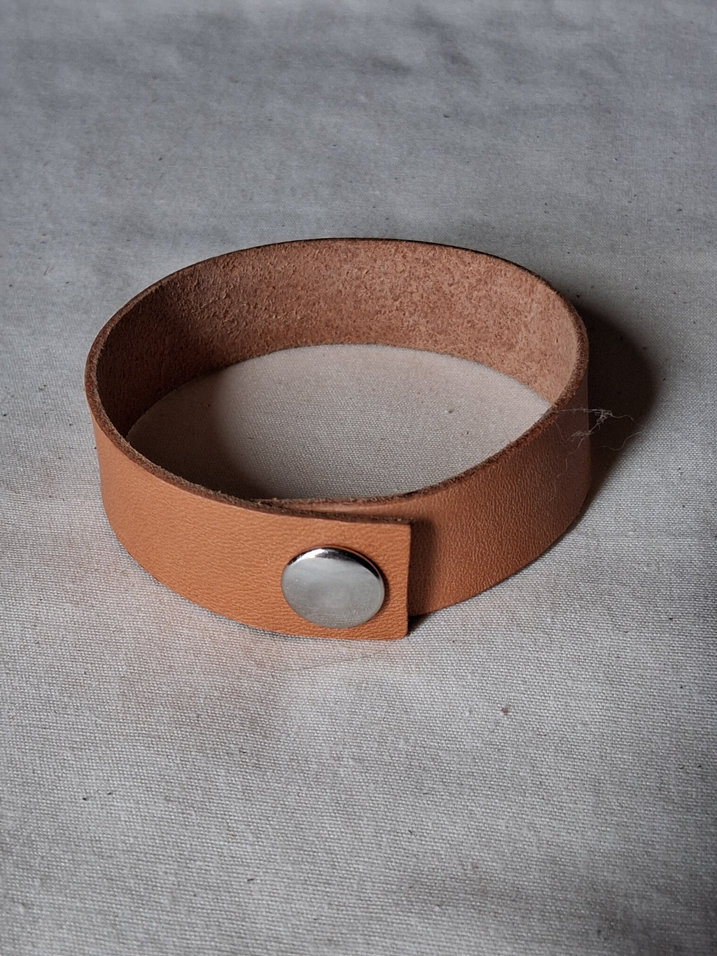 Basic Veg-tanned bracelets
